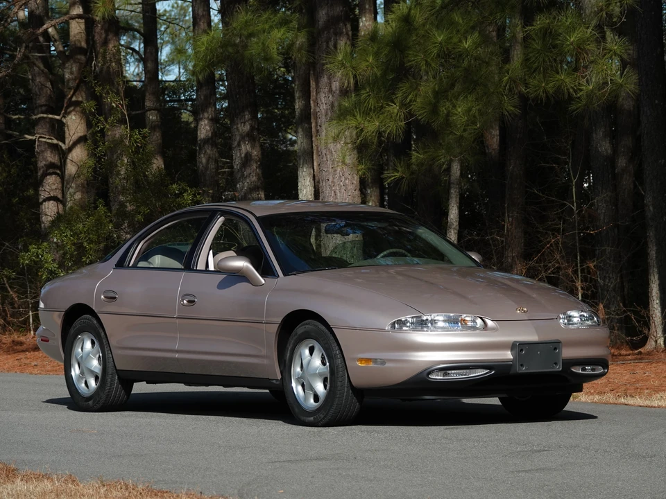 1995 Oldsmobile Aurora - Image 11 of 31