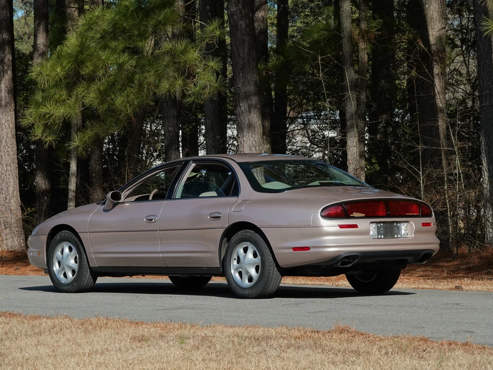 1995 Oldsmobile Aurora - Image 12 of 31