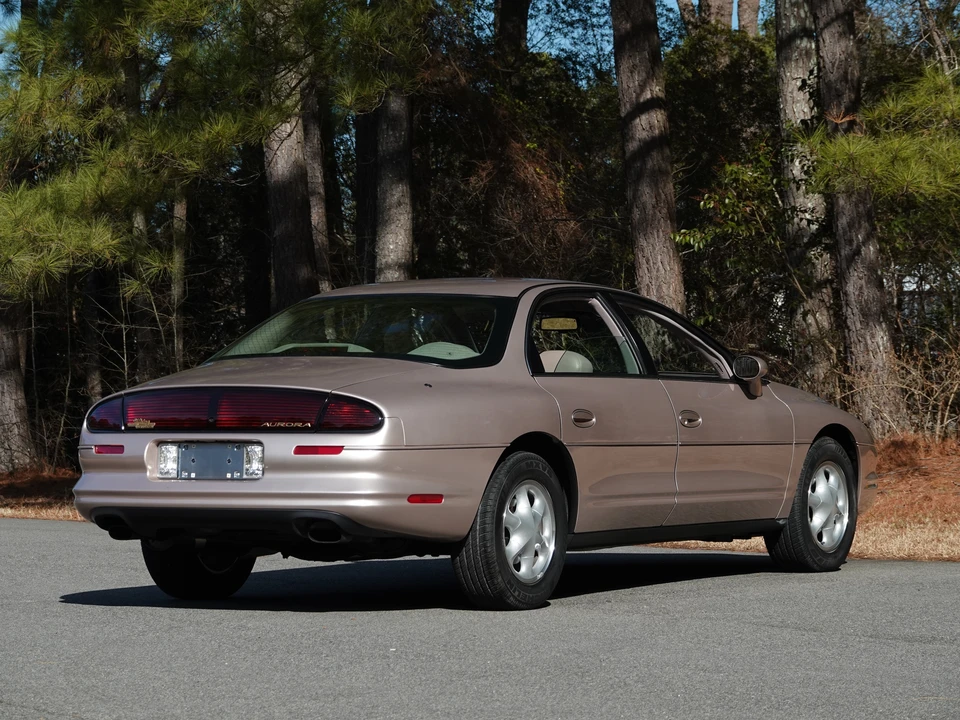 1995 Oldsmobile Aurora - Image 8 of 31