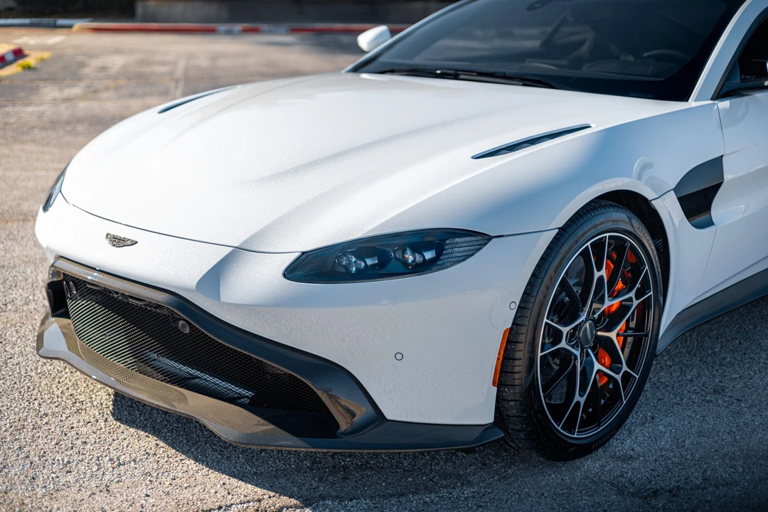 2020 Aston Martin V8 Vantage (2019+) - Image 17 of 31