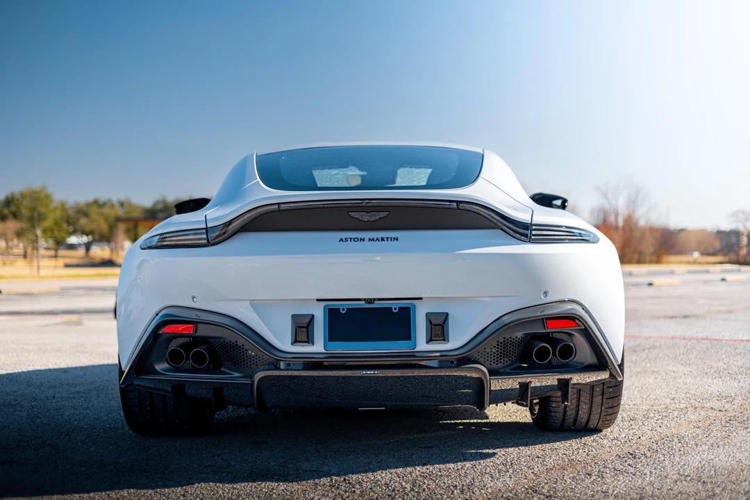 2020 Aston Martin V8 Vantage (2019+) - Image 10 of 31
