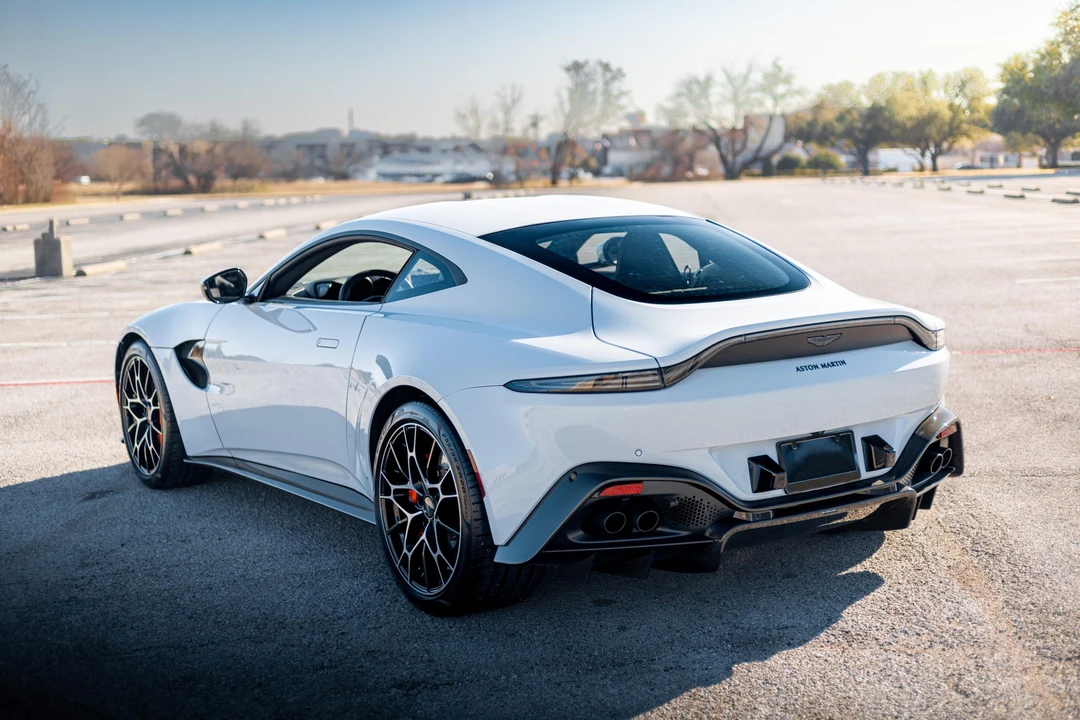 2020 Aston Martin V8 Vantage (2019+) - Image 11 of 31