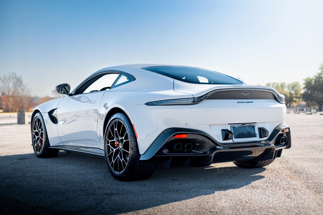 2020 Aston Martin V8 Vantage (2019+) - Image 12 of 31
