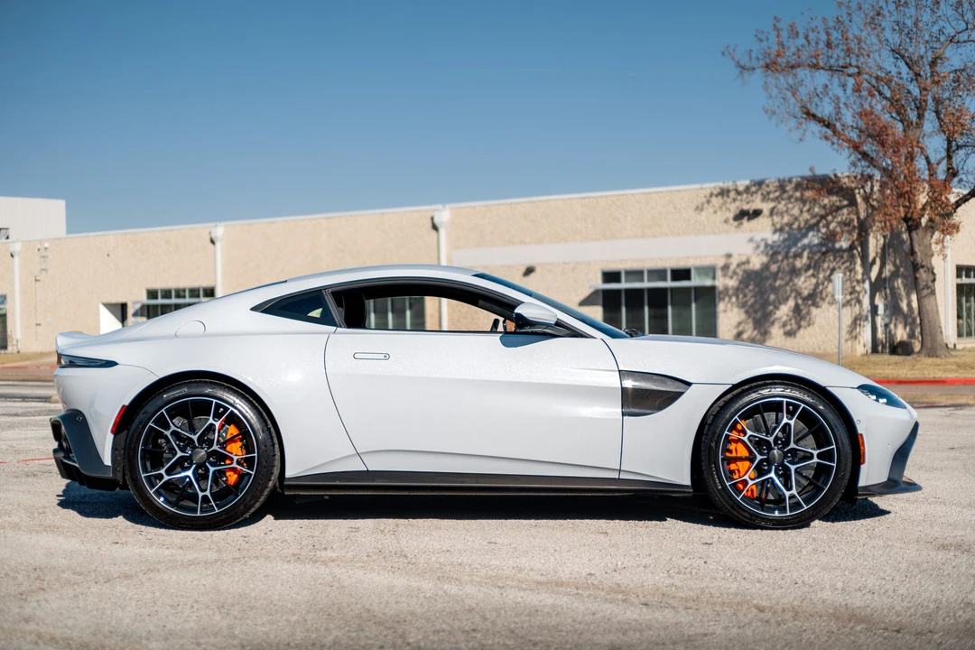 2020 Aston Martin V8 Vantage (2019+) - Image 5 of 31