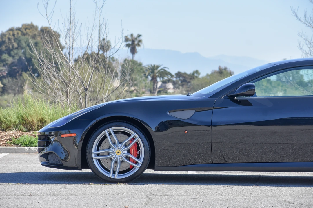 2014 Ferrari FF - Image 23 of 31