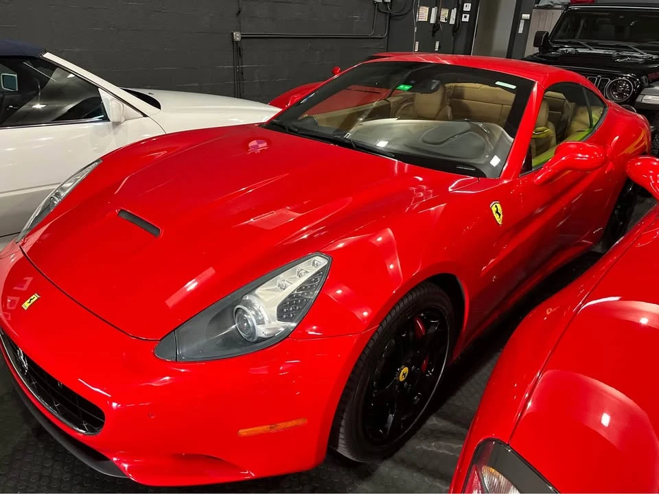 2010 Ferrari California - Image 2 of 7