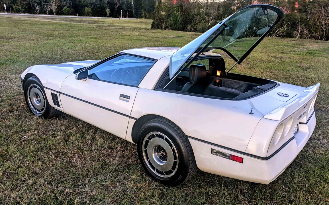 1984 Chevrolet Corvette C4 - Image 26 of 31