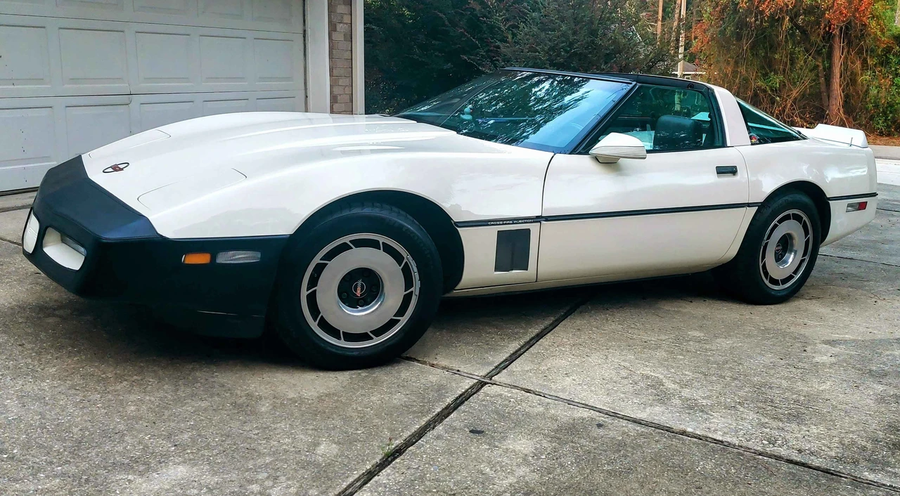 1984 Chevrolet Corvette C4 - Image 16 of 31