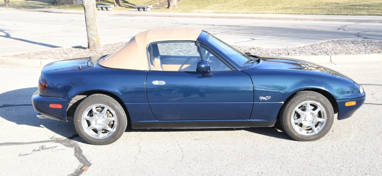 1994 Mazda NA MX-5 Miata - Image 5 of 31