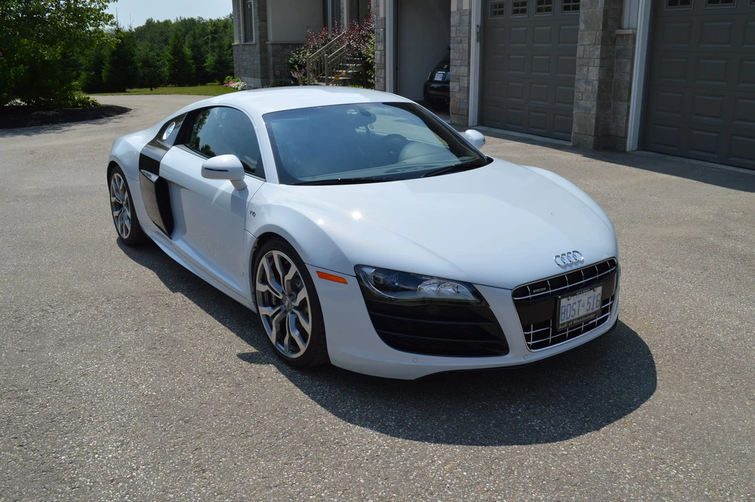 2010 Audi 42 R8 - Image 8 of 31