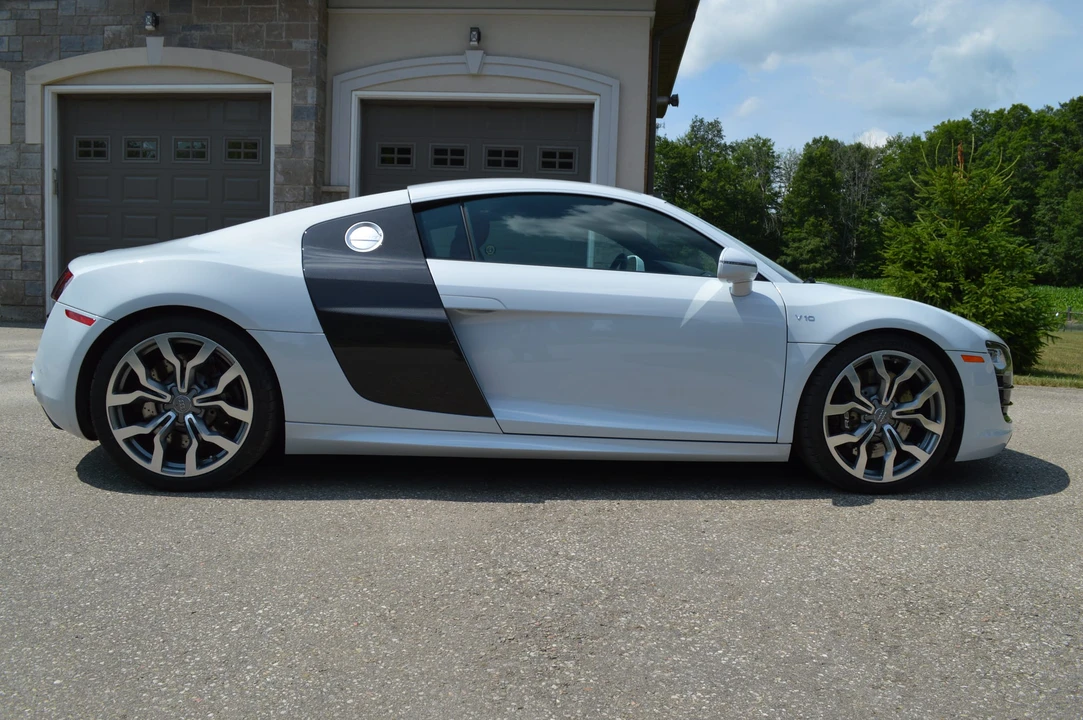 2010 Audi 42 R8 - Image 10 of 31