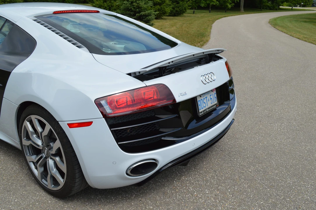 2010 Audi 42 R8 - Image 26 of 31