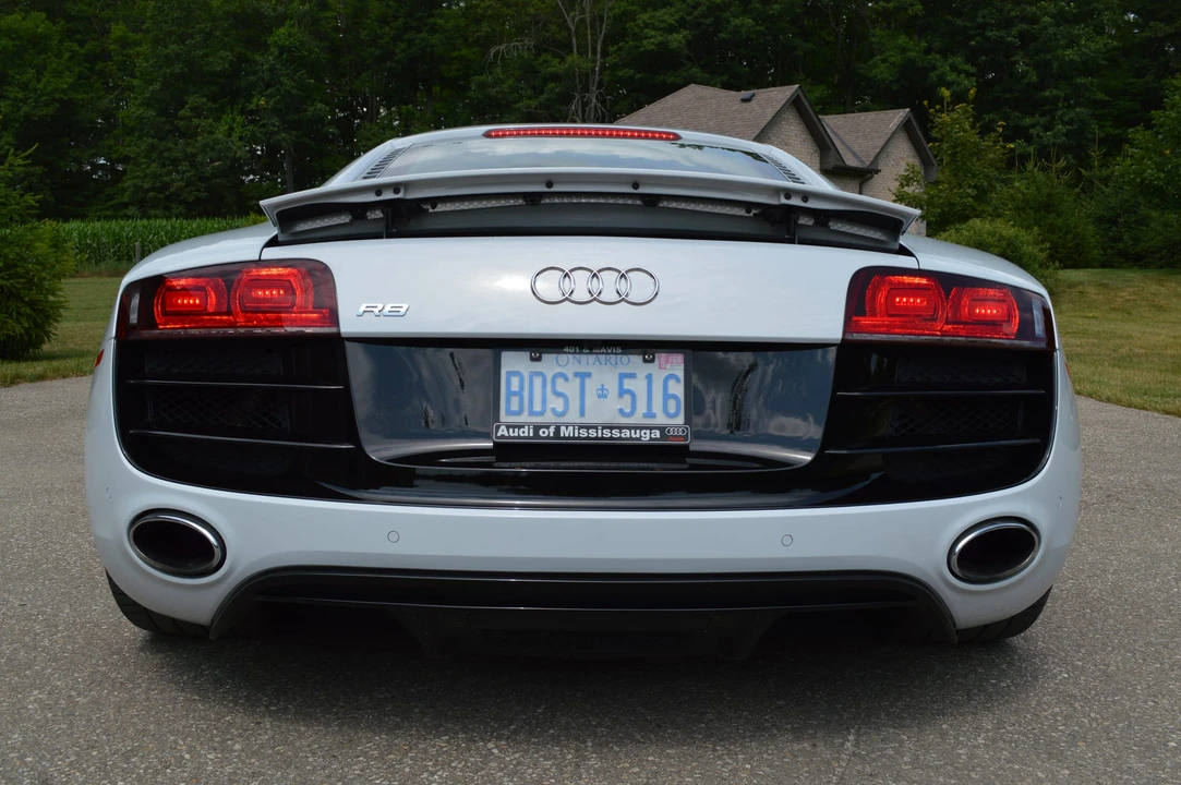 2010 Audi 42 R8 - Image 16 of 31