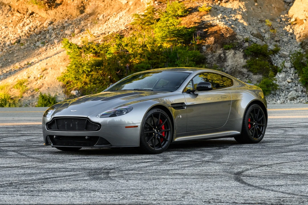 2017 Aston Martin Vantage - Image 5 of 31