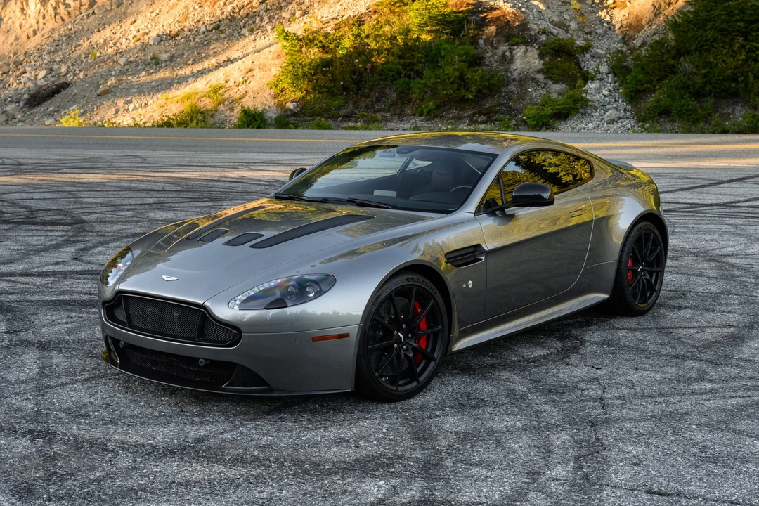 2017 Aston Martin Vantage - Image 4 of 31