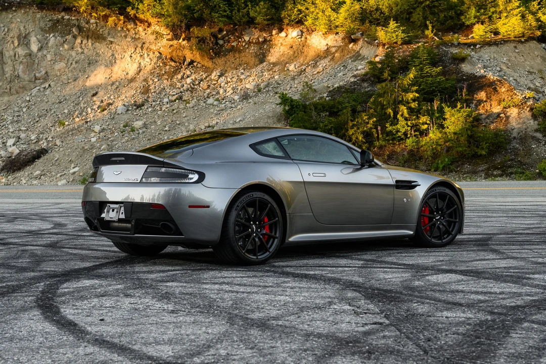 2017 Aston Martin Vantage - Image 20 of 31