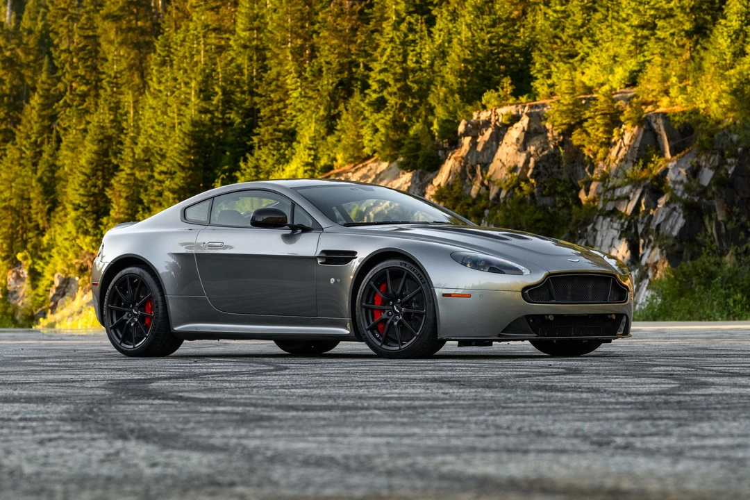 2017 Aston Martin Vantage - Image 12 of 31