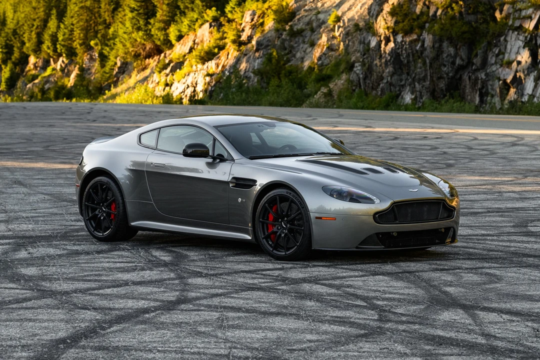 2017 Aston Martin Vantage - Image 11 of 31