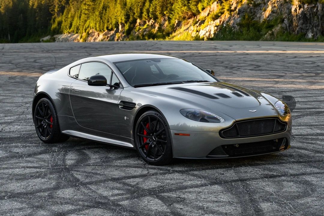 2017 Aston Martin Vantage - Image 10 of 31