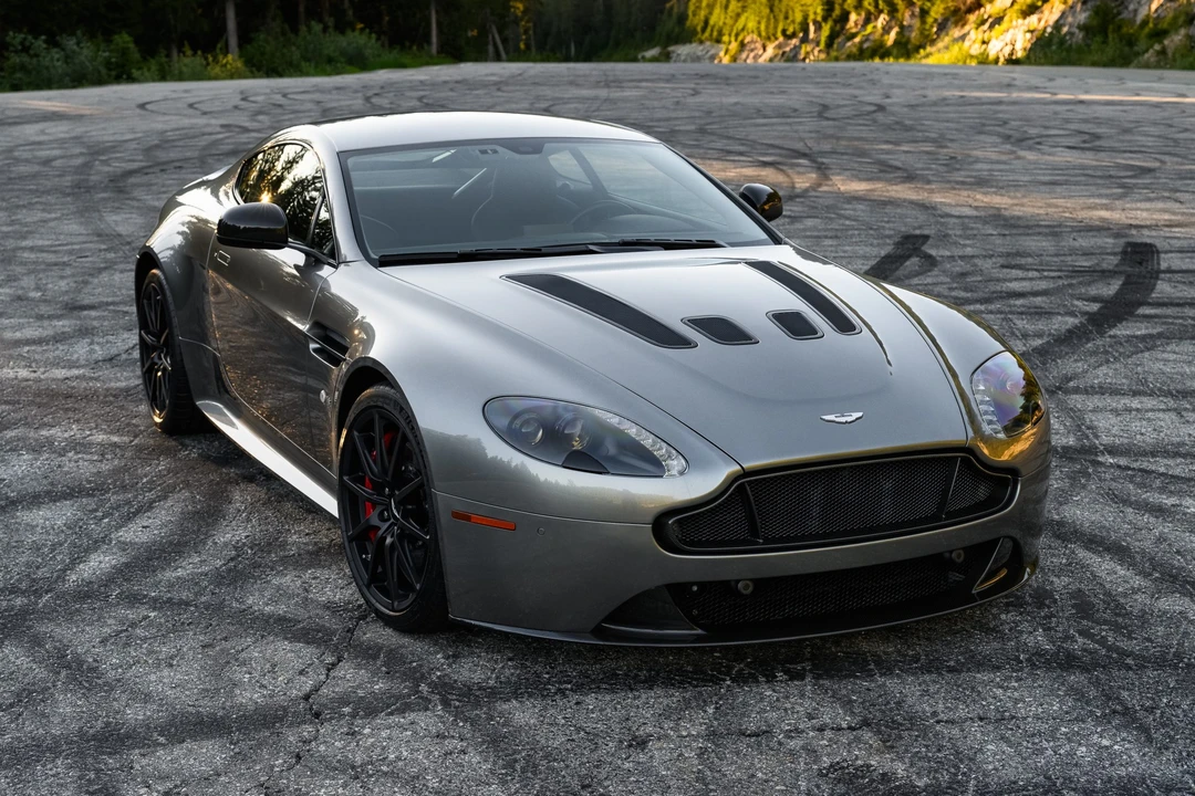 2017 Aston Martin Vantage - Image 9 of 31