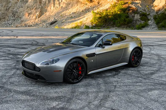 2017 Aston Martin Vantage - Image 2 of 31