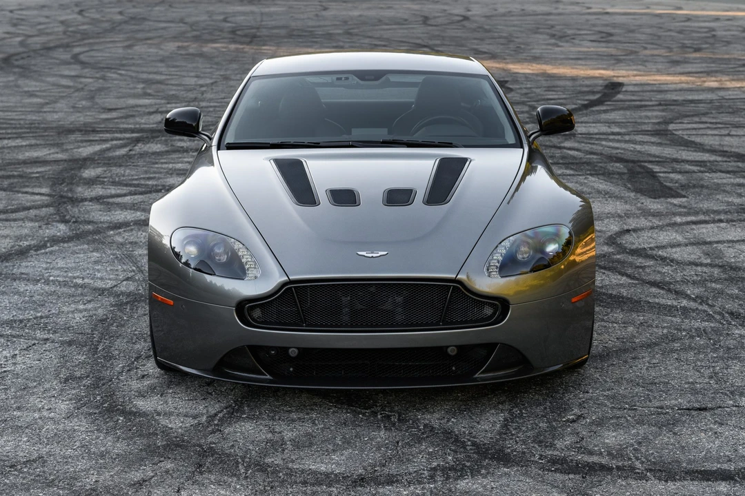 2017 Aston Martin Vantage - Image 8 of 31