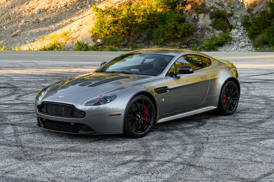 2017 Aston Martin Vantage - Image 3 of 31