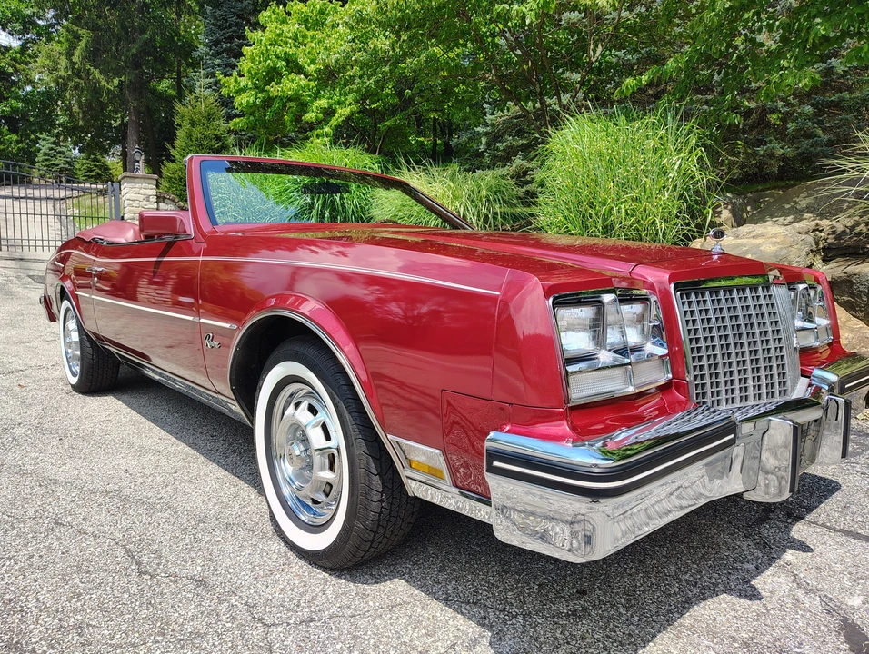 1983 Buick Riviera 4th-7th Gen - Image 30 of 31