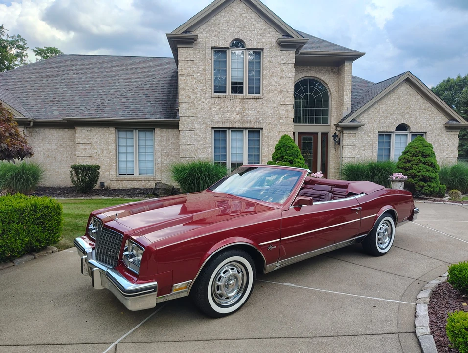 1983 Buick Riviera 4th-7th Gen - Image 9 of 31