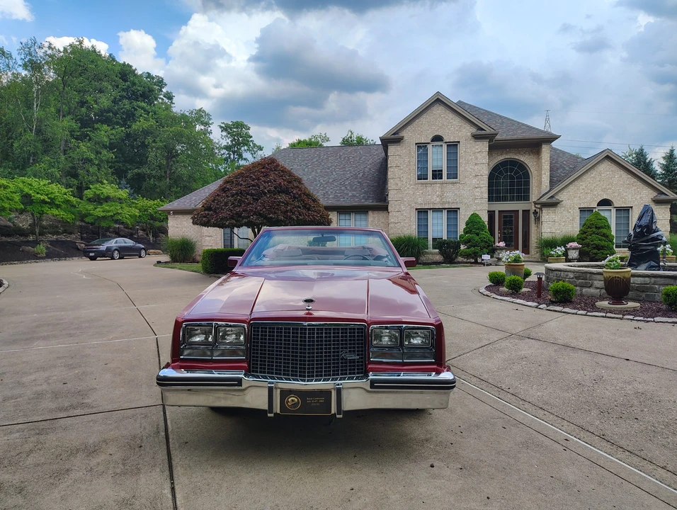 1983 Buick Riviera 4th-7th Gen - Image 4 of 31