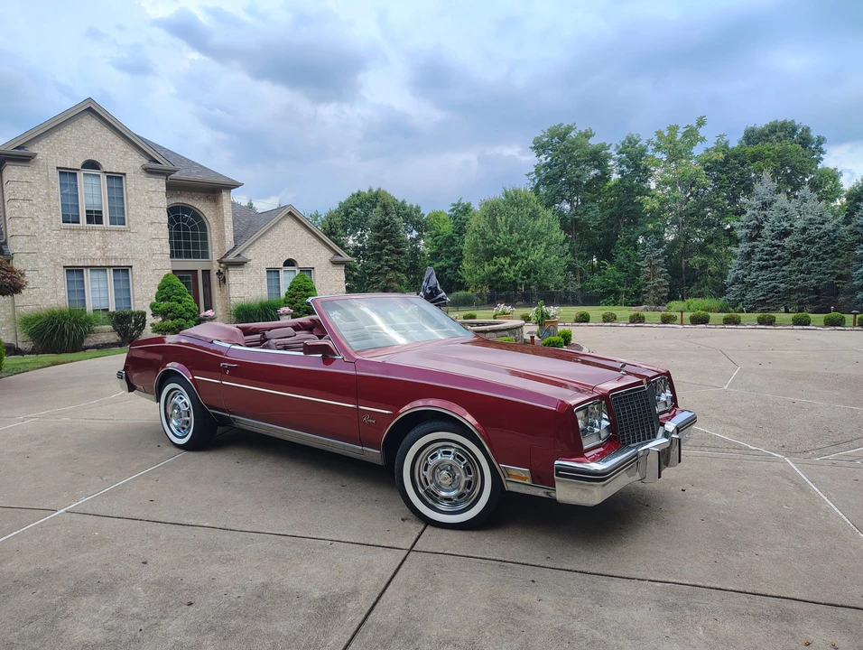 1983 Buick Riviera 4th-7th Gen - Image 3 of 31