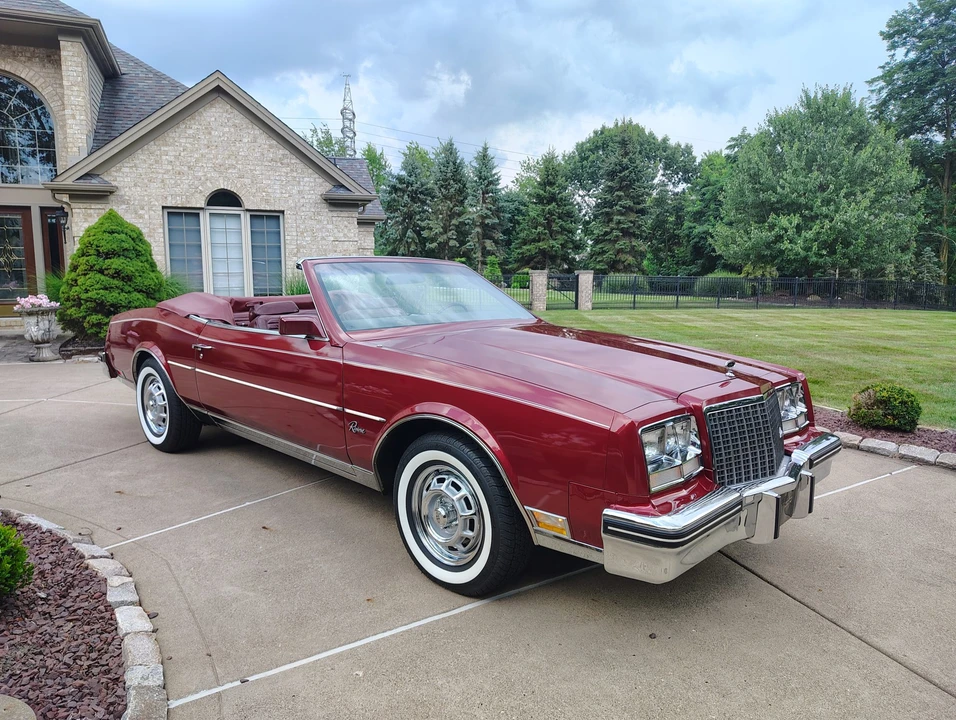 1983 Buick Riviera 4th-7th Gen - Image 2 of 31