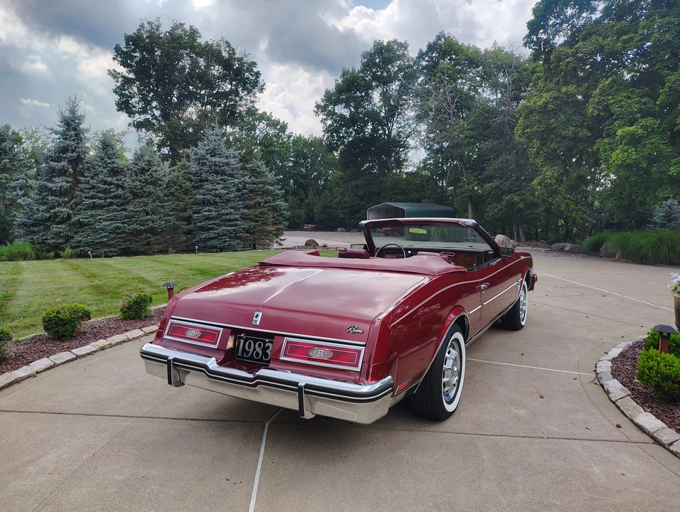 1983 Buick Riviera 4th-7th Gen - Image 17 of 31