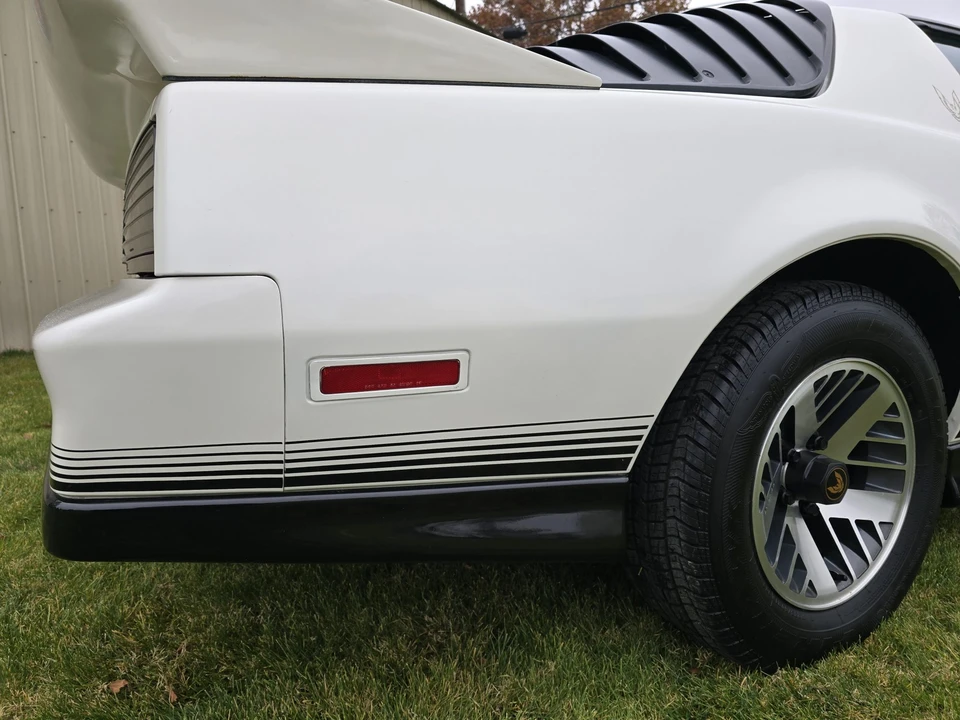 1984 Pontiac Firebird Trans Am 3rd Gen - Image 30 of 31