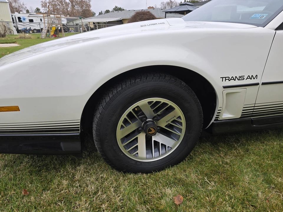1984 Pontiac Firebird Trans Am 3rd Gen - Image 24 of 31