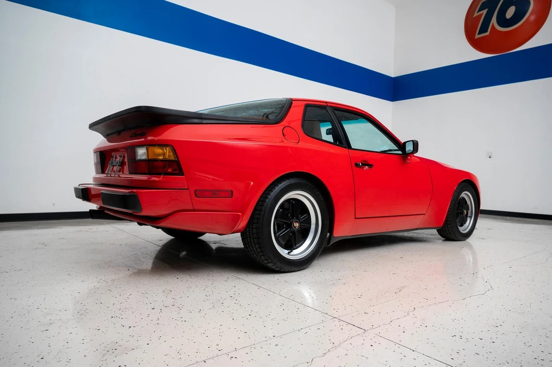 1986 Porsche 944 Turbo - Image 13 of 31
