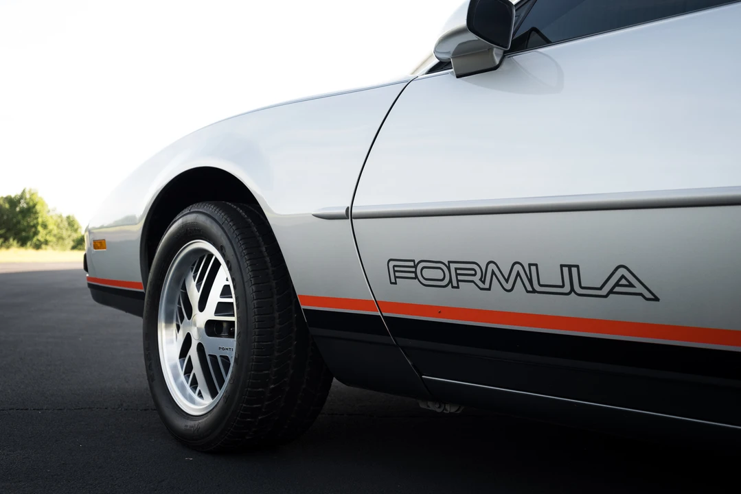1987 Pontiac Firebird 3rd Gen - Image 28 of 31