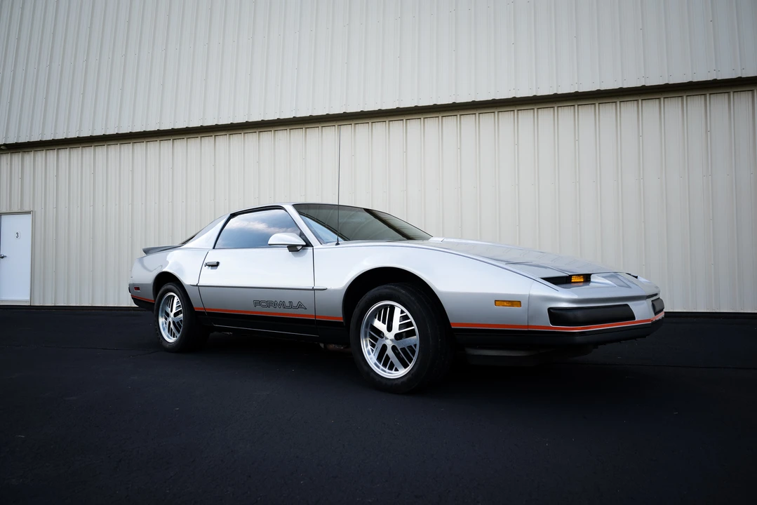1987 Pontiac Firebird 3rd Gen - Image 12 of 31