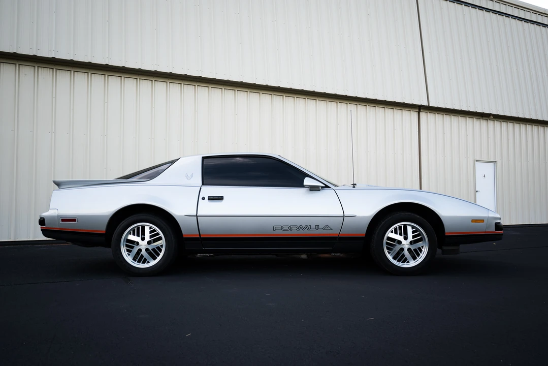 1987 Pontiac Firebird 3rd Gen - Image 11 of 31