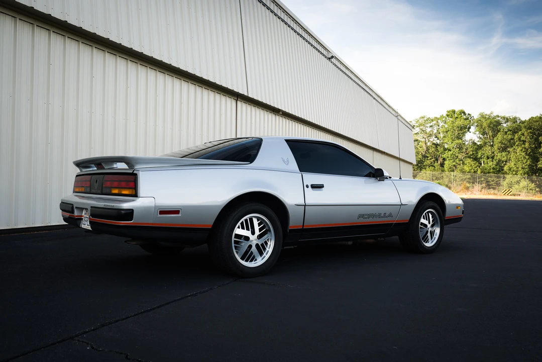 1987 Pontiac Firebird 3rd Gen - Image 10 of 31