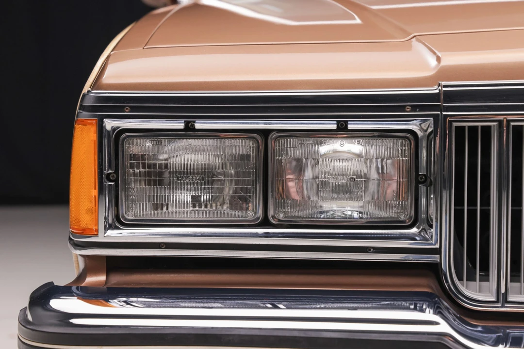 1987 Pontiac Safari - Image 14 of 31