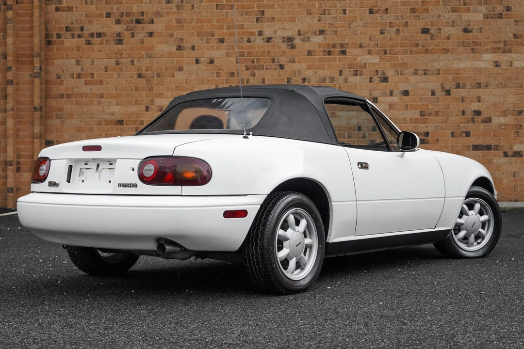 1990 Mazda NA MX-5 Miata - Image 11 of 31