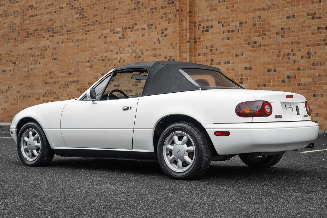 1990 Mazda NA MX-5 Miata - Image 8 of 31