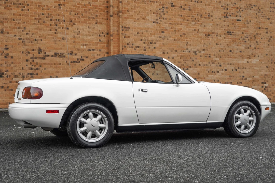 1990 Mazda NA MX-5 Miata - Image 13 of 31