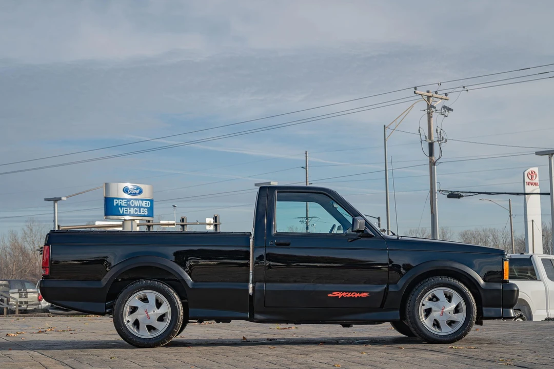 1991 GMC Syclone - Image 13 of 31