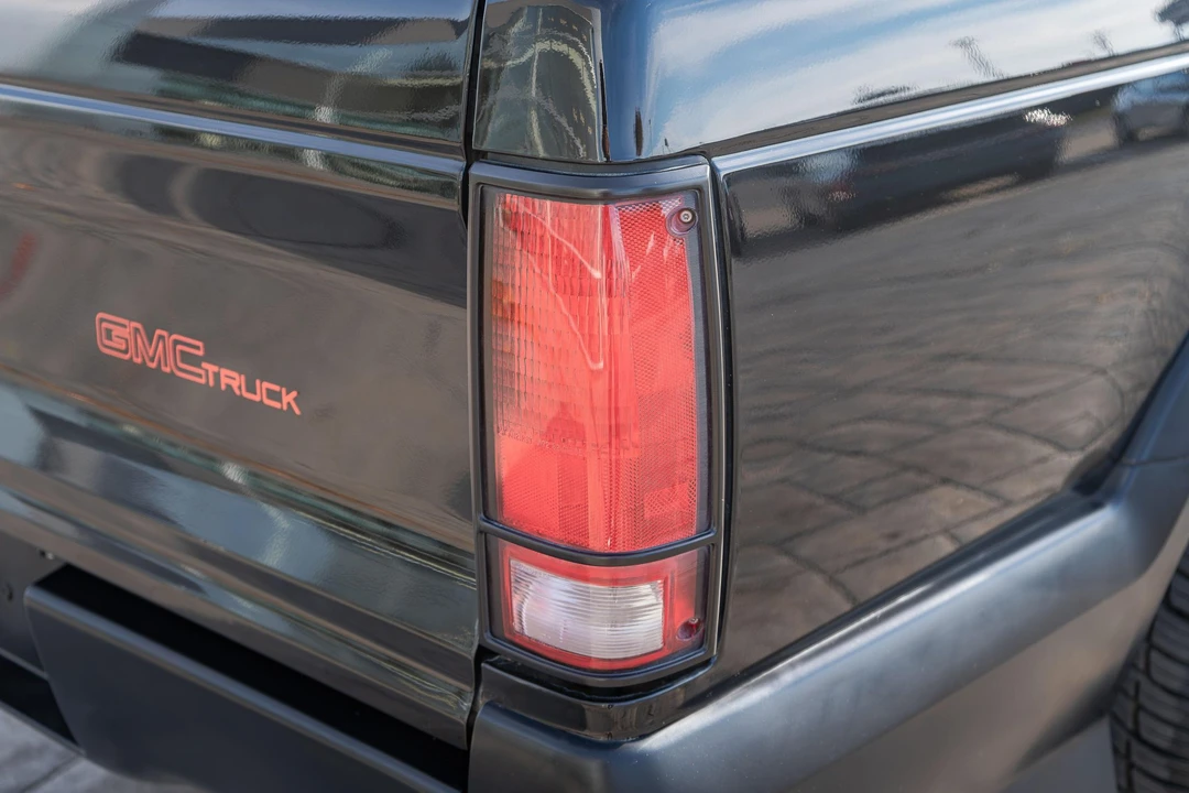 1991 GMC Syclone - Image 27 of 31