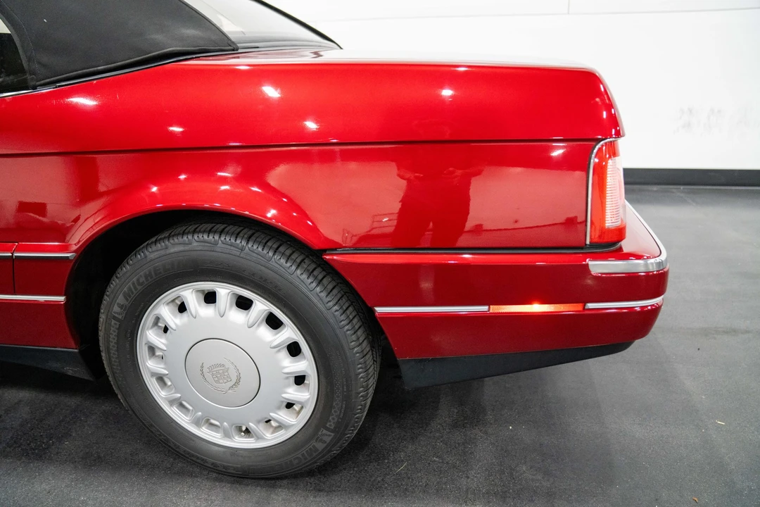 1993 Cadillac Allante - Image 16 of 31