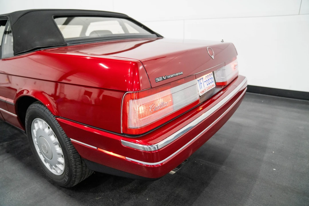 1993 Cadillac Allante - Image 17 of 31