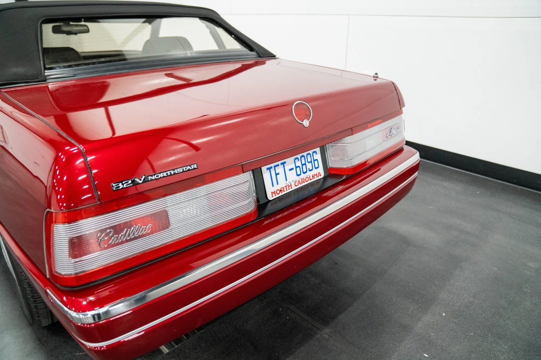 1993 Cadillac Allante - Image 18 of 31