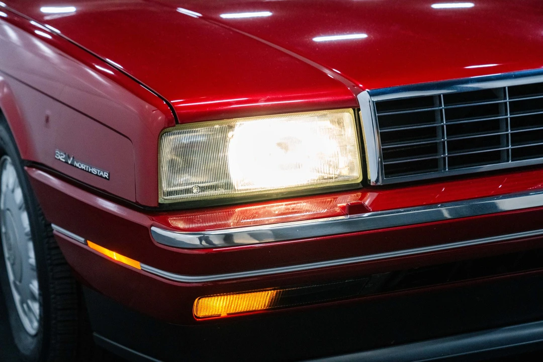 1993 Cadillac Allante - Image 30 of 31